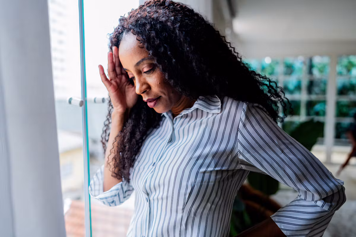 Why Do I Get Dizzy When I Stand Up? Experts Say No, This Isn't Normal